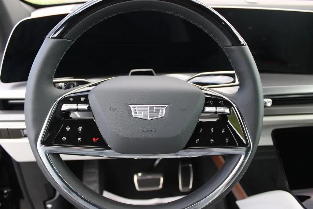 2026 Cadillac VISTIQ Luxury