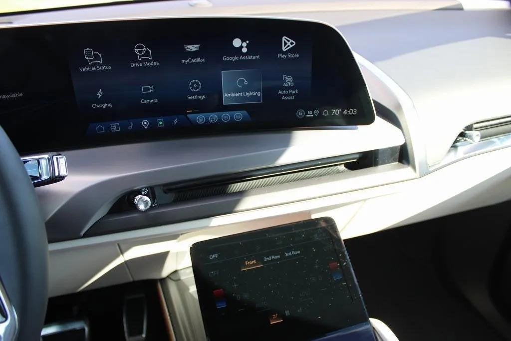 2026 Cadillac VISTIQ Luxury