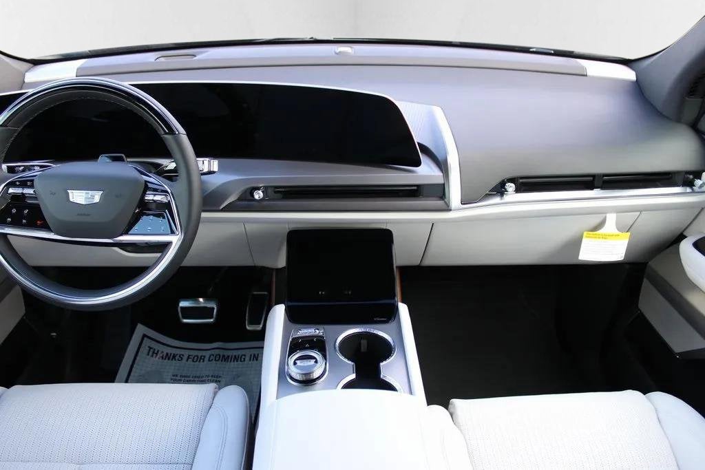 2026 Cadillac VISTIQ Luxury