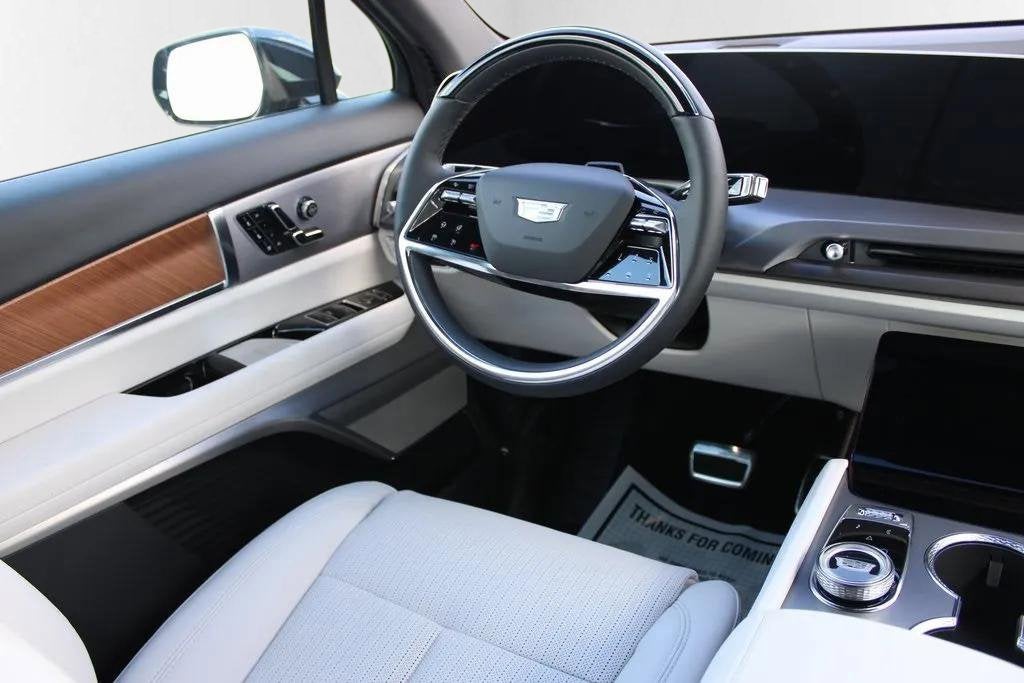 2026 Cadillac VISTIQ Luxury