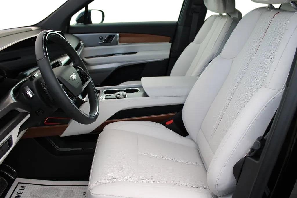 2026 Cadillac VISTIQ Luxury