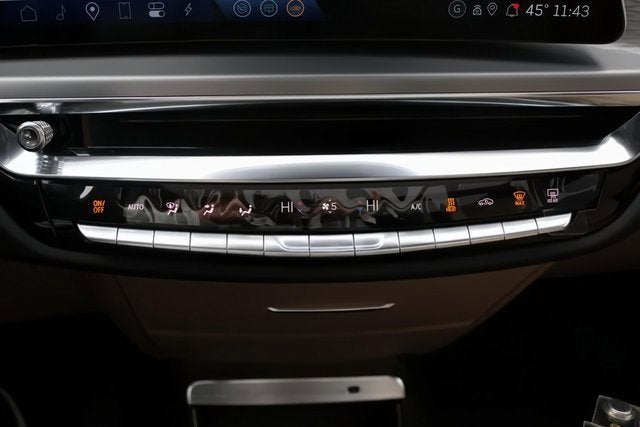 2024 Cadillac LYRIQ Luxury 3