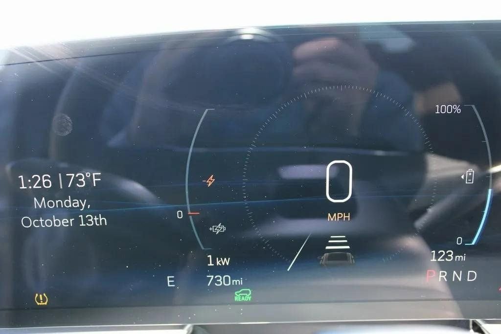 2024 Cadillac LYRIQ Luxury 3