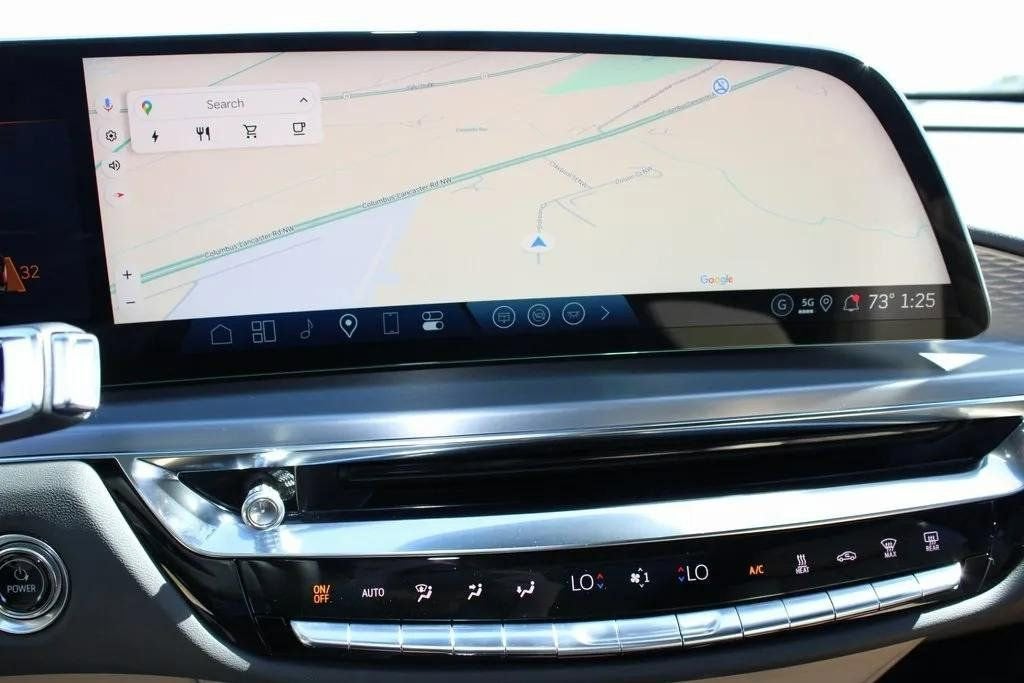 2024 Cadillac LYRIQ Luxury 3