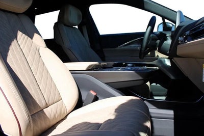 2024 Cadillac LYRIQ Luxury 3