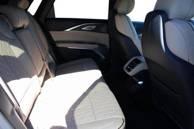 2024 Cadillac LYRIQ Luxury 3