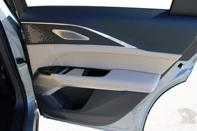 2024 Cadillac LYRIQ Luxury 3