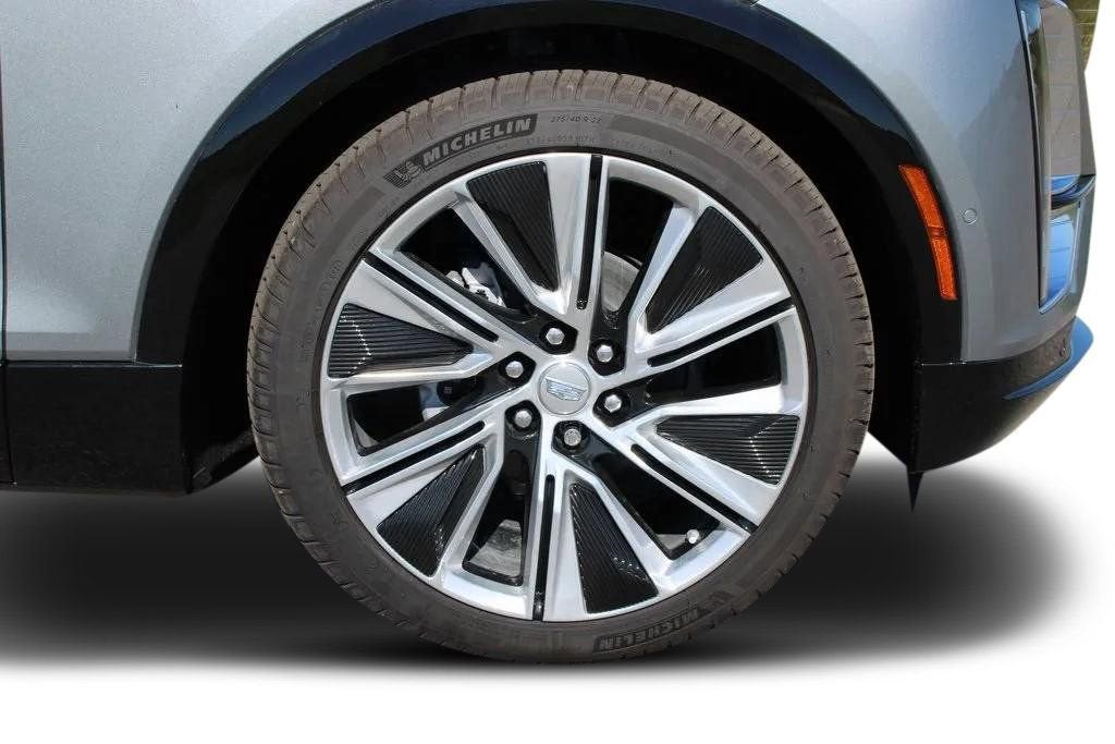 2024 Cadillac LYRIQ Luxury 3