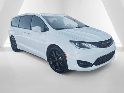 2020 Chrysler Pacifica Touring