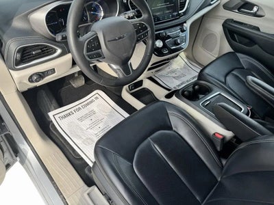 2023 Chrysler Pacifica Hybrid Touring L