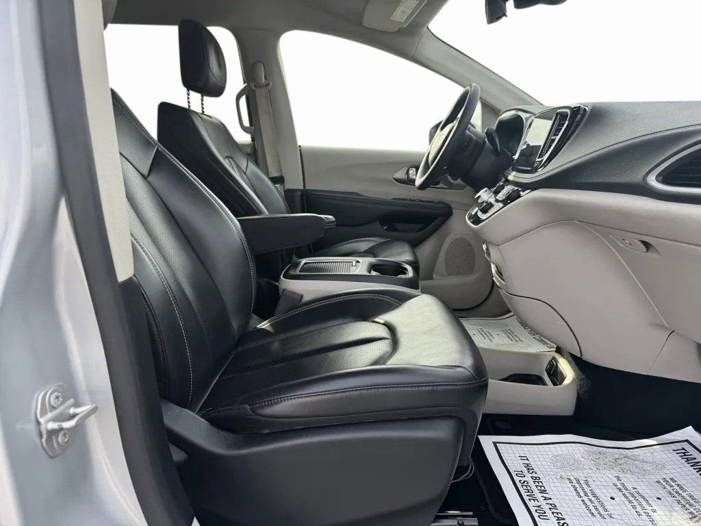 2023 Chrysler Pacifica Hybrid Touring L