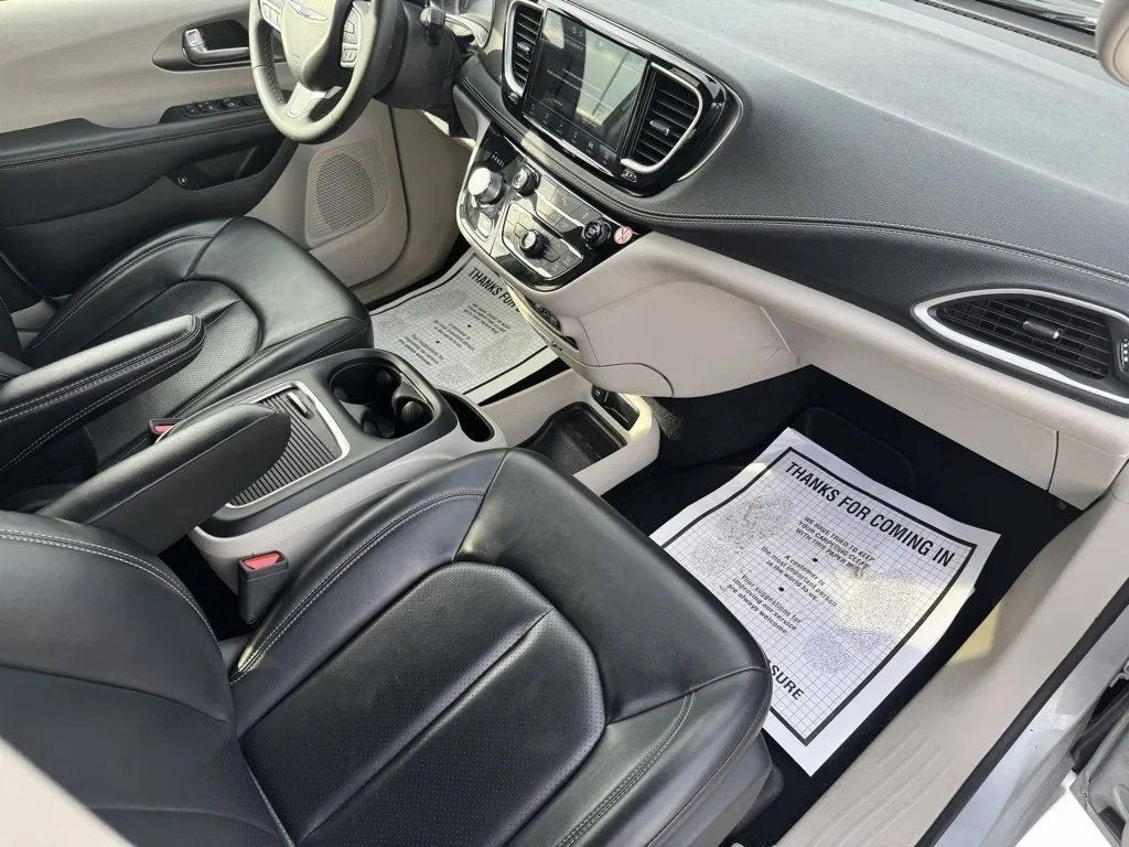 2023 Chrysler Pacifica Hybrid Touring L