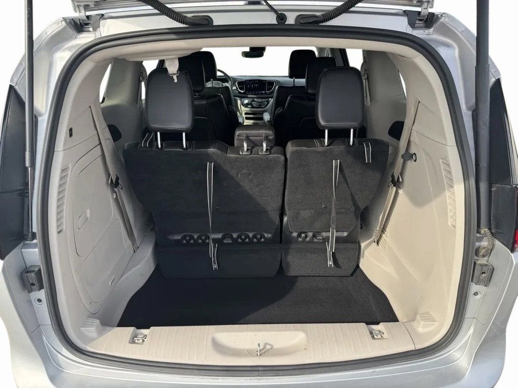 2023 Chrysler Pacifica Hybrid Touring L