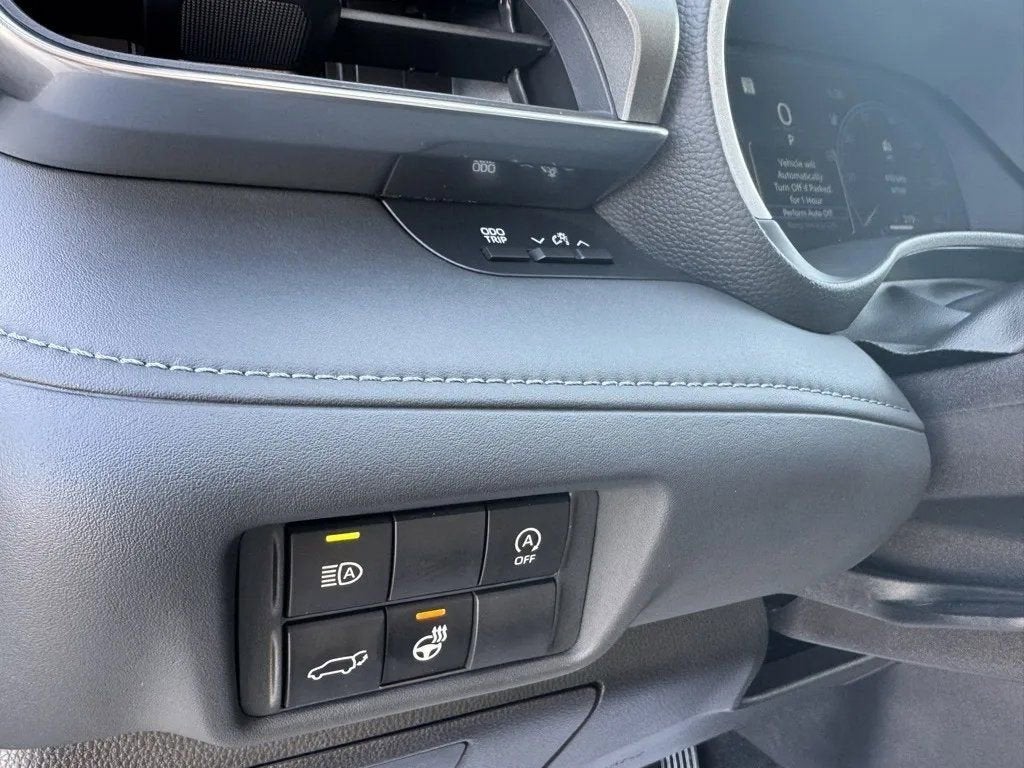 2025 Toyota Highlander LE